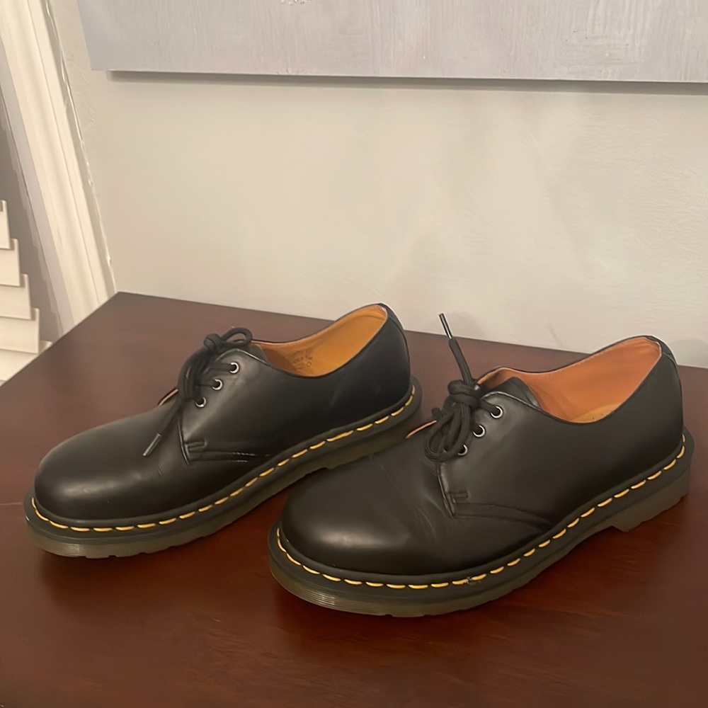 Doc marten leather saddle shoes 1 1/4 heel never been worn excellent condition